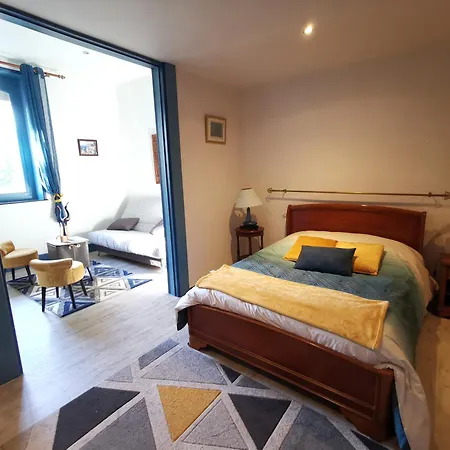 La Maison Du Bonheur לינה וארוחת בוקר